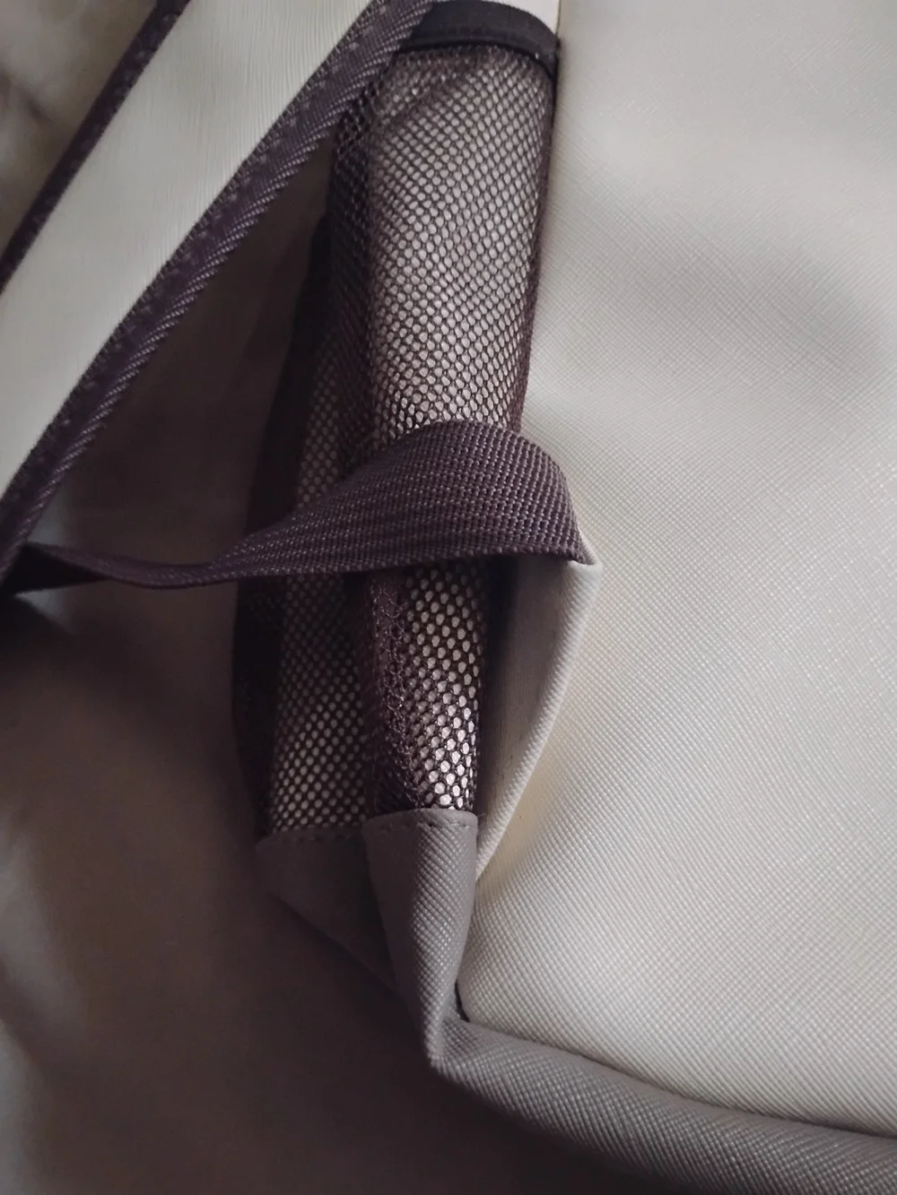 Louto White and Gray Everyday Backpack